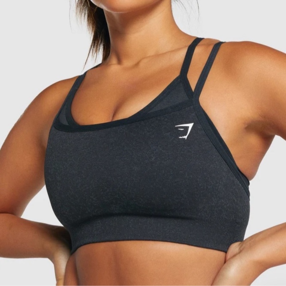 "BLACK ADAPT FLECK SEAMLESS SPORTS BRA GYMSHARK